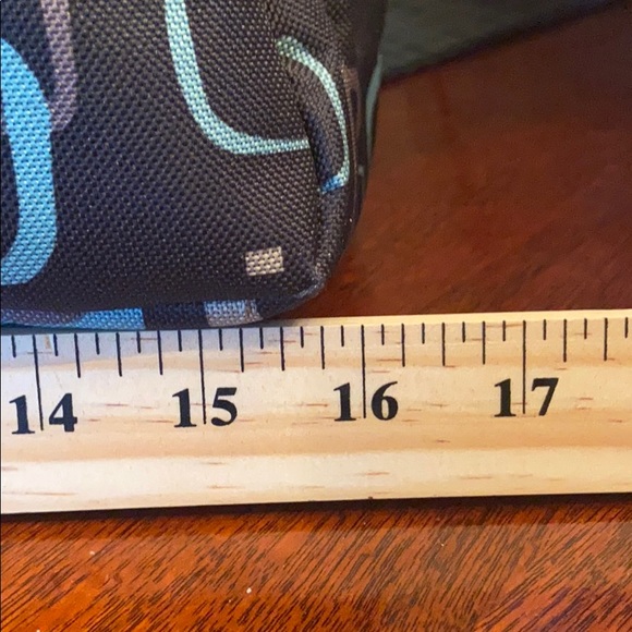 Gloria Vanderbilt Tote - Picture 5 of 7